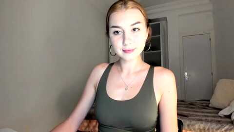 mayakisa @ myfreecams on 20231029