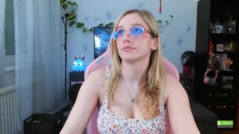 monicmoon18 @ myfreecams on 20231029