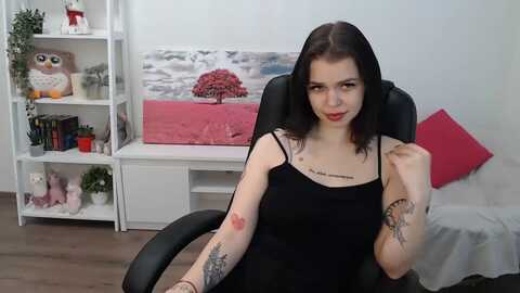 nicolyrio @ myfreecams on 20231029