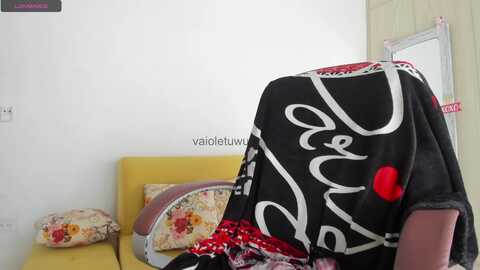 vaiolet1314 @ myfreecams on 20231029