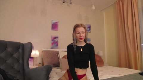 alisiak @ myfreecams on 20231030