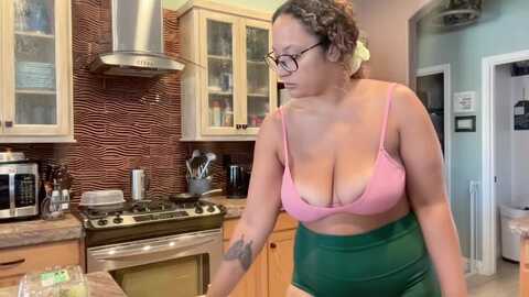 dreamyriri @ myfreecams on 20231030