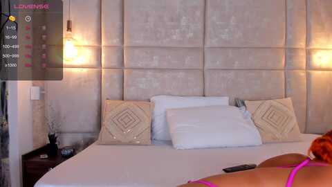 hanna_mills @ myfreecams on 20231030