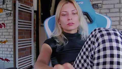 karoline121 @ myfreecams on 20231030