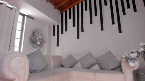 katienolan @ myfreecams on 20231030