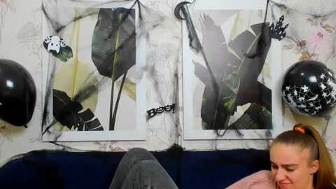 ladyamelia @ myfreecams on 20231030