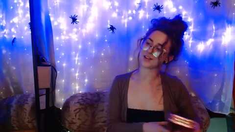 littlemisszee @ myfreecams on 20231030