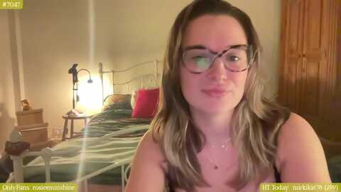 rosieesunday @ myfreecams on 20231030