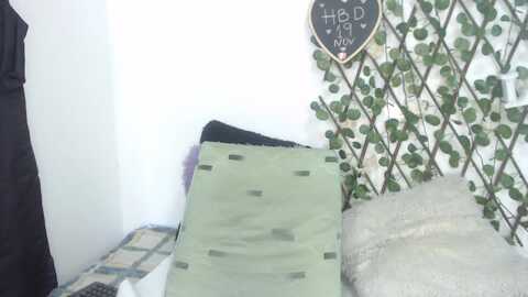 sammy_juteux @ myfreecams on 20231030