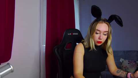 victoriarosss @ myfreecams on 20231030