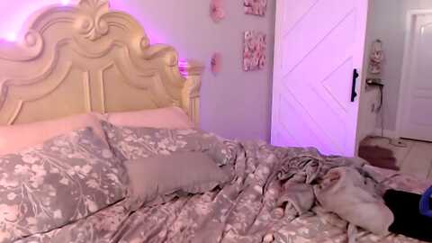 addictivekiss @ myfreecams on 20231031