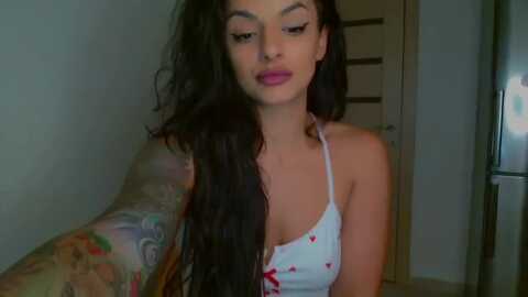 khateee @ myfreecams on 20231031