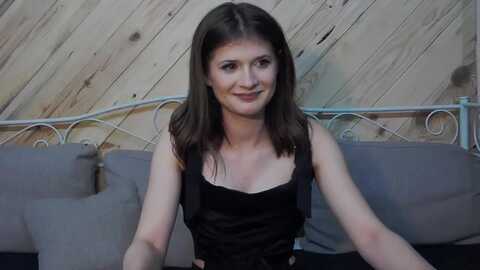 lesliekat @ myfreecams on 20231031