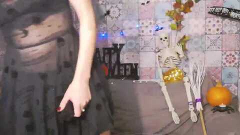 missaracely @ myfreecams on 20231031