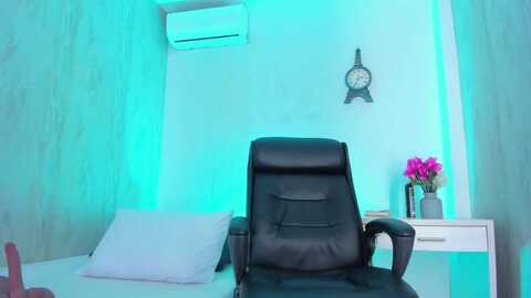 missvioleta @ myfreecams on 20231031