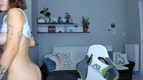 oliv_port @ myfreecams on 20231031