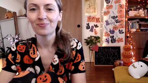 wildflowerem @ myfreecams on 20231031