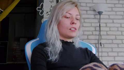 karoline121 @ myfreecams on 20231101