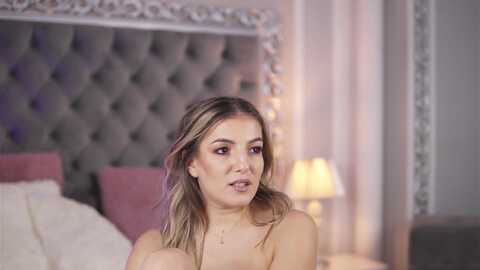 kellymathews @ myfreecams on 20231101
