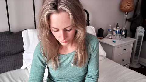 lena_bee @ myfreecams on 20231101