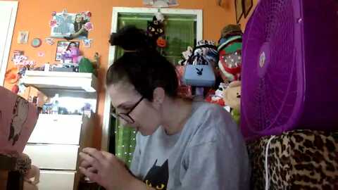 lillylusha @ myfreecams on 20231101