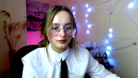 alis_saa @ myfreecams on 20231102