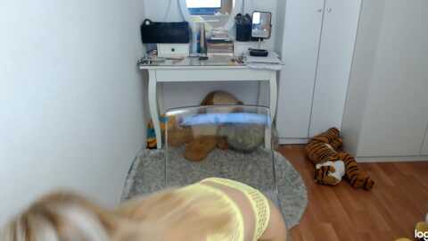 autumnjewel @ myfreecams on 20231102