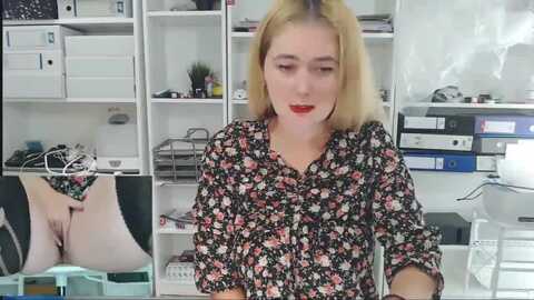 it_ariana @ myfreecams on 20231102