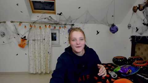 marieandrea @ myfreecams on 20231102