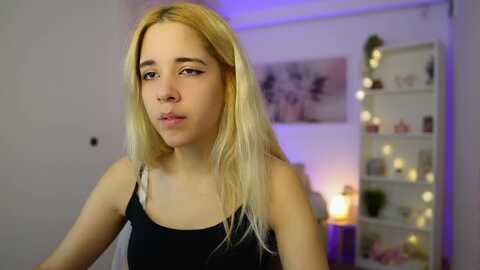 katie_kush18 @ myfreecams on 20231103