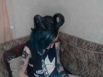 kliomoon @ myfreecams on 20231103
