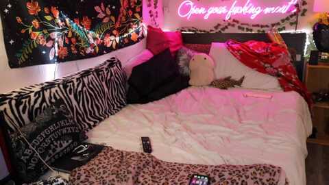 larissalarson @ myfreecams on 20231103