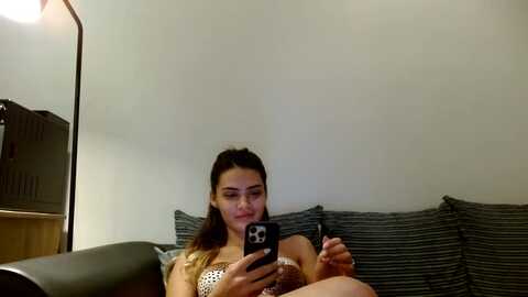 sweetkyrakyra @ myfreecams on 20231103