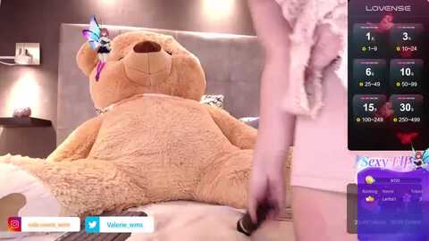 valeriesaenz1 @ myfreecams on 20231103