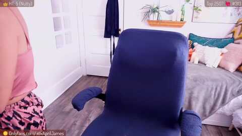 apriljames @ myfreecams on 20231104