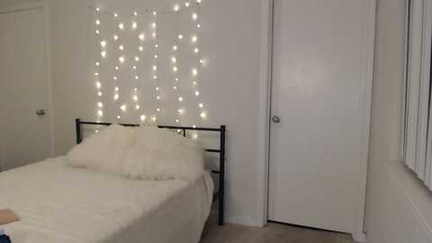 bendyyogababe @ myfreecams on 20231104