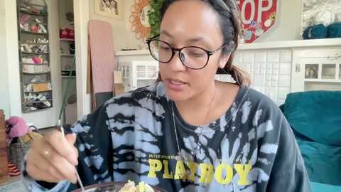 dreamyriri @ myfreecams on 20231104