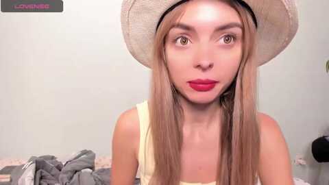 elliefloyd @ myfreecams on 20231104