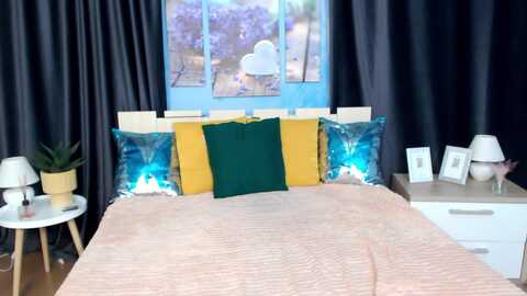 evacooper @ myfreecams on 20231104