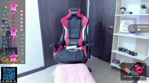 karol_page @ myfreecams on 20231104