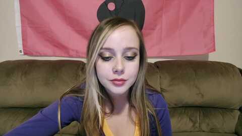 lunalovelyy @ myfreecams on 20231104