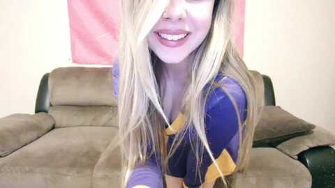 lunalovelyy @ myfreecams on 20231104