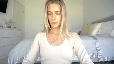 vodka_queen @ myfreecams on 20231104