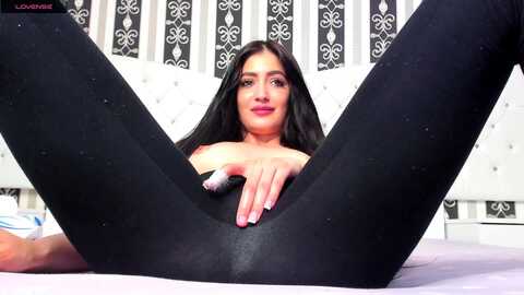 aylinxoxo @ myfreecams on 20231105