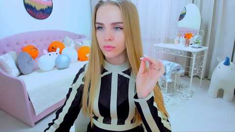 honey_lucky @ myfreecams on 20231105