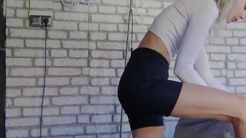 karoline121 @ myfreecams on 20231105