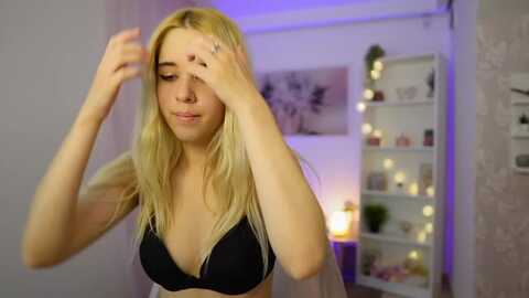 katie_kush18 @ myfreecams on 20231105