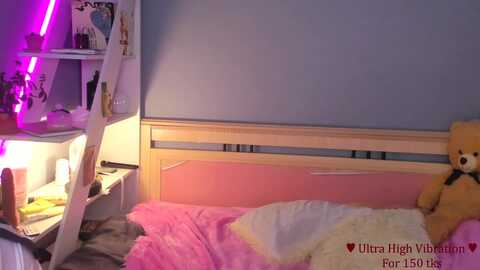 lunatale @ myfreecams on 20231105