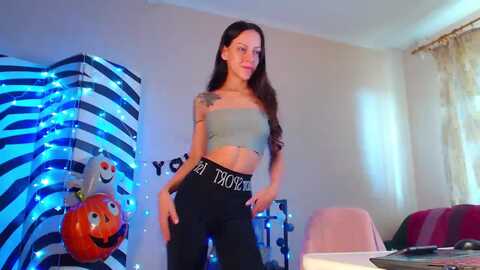 cos_sexy @ myfreecams on 20231106