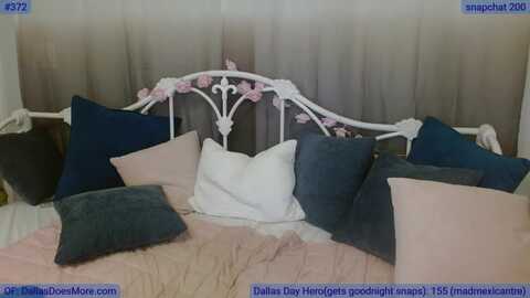 dallasohmy @ myfreecams on 20231106